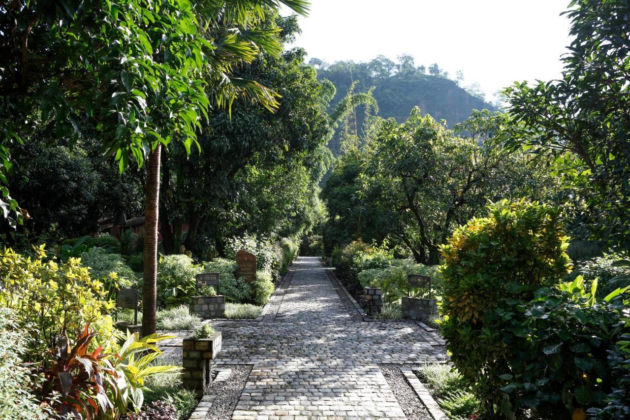 Taj Corbett Resort And Spa Uttarakhand Рамнагар Экстерьер фото