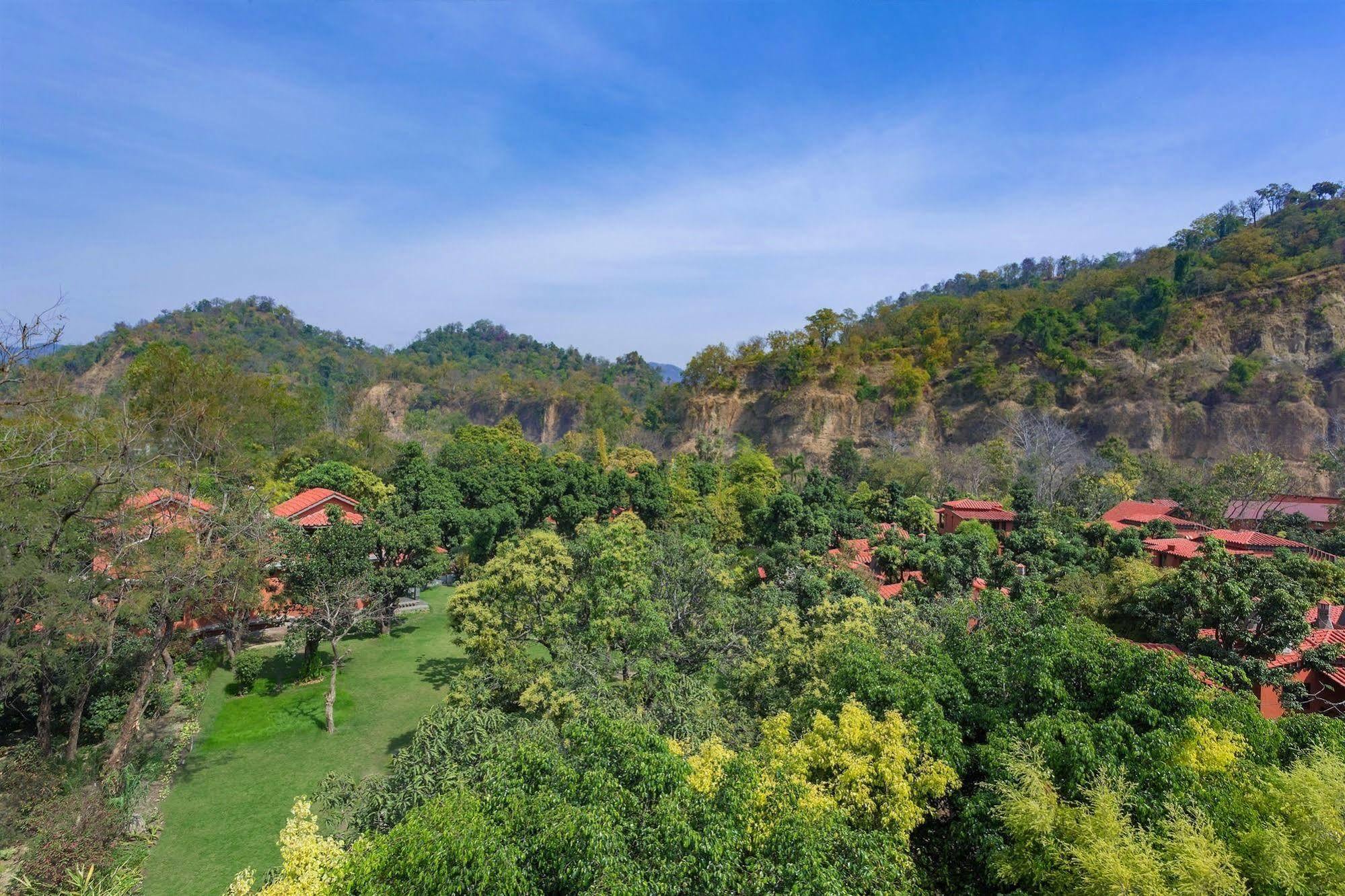 Taj Corbett Resort And Spa Uttarakhand Рамнагар Экстерьер фото