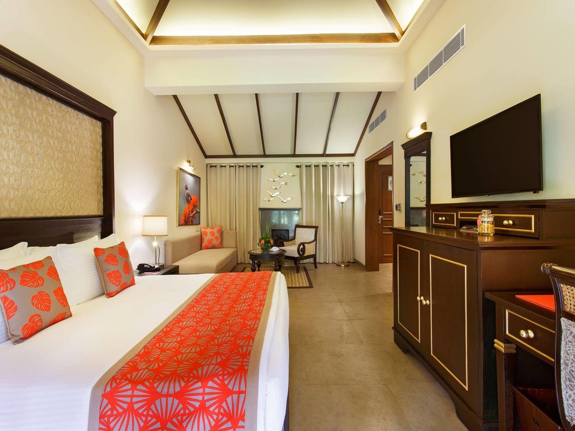 Taj Corbett Resort And Spa Uttarakhand Рамнагар Экстерьер фото