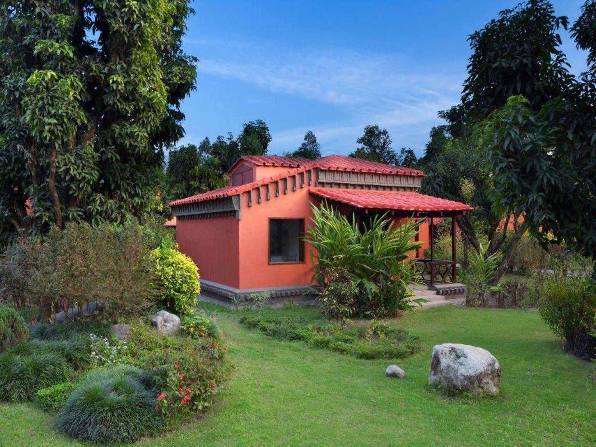 Taj Corbett Resort And Spa Uttarakhand Рамнагар Экстерьер фото