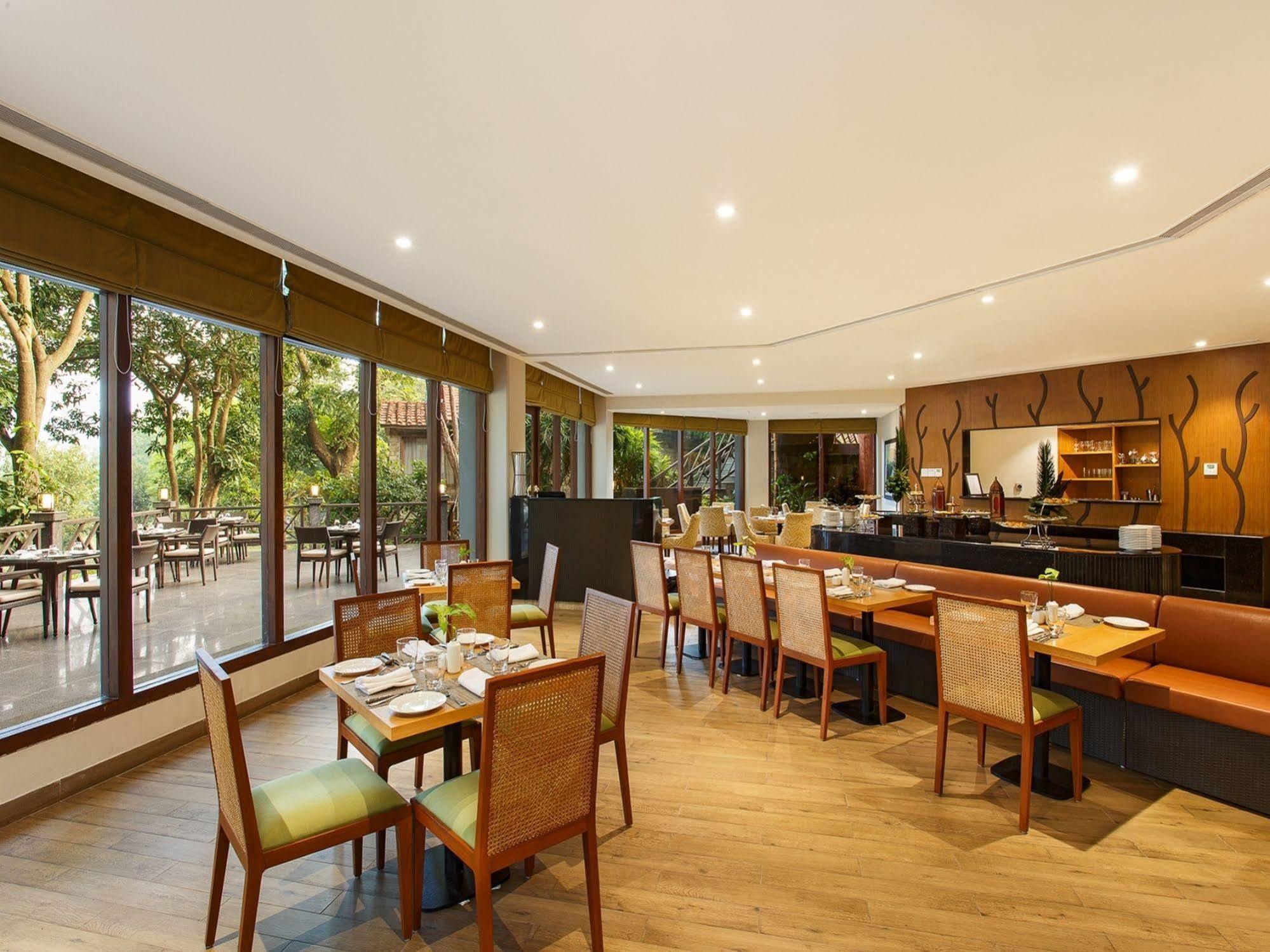 Taj Corbett Resort And Spa Uttarakhand Рамнагар Экстерьер фото